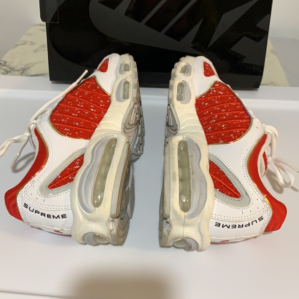 Supreme x Nike Air Max Tailwind IV Red White - Picture 7 of 16